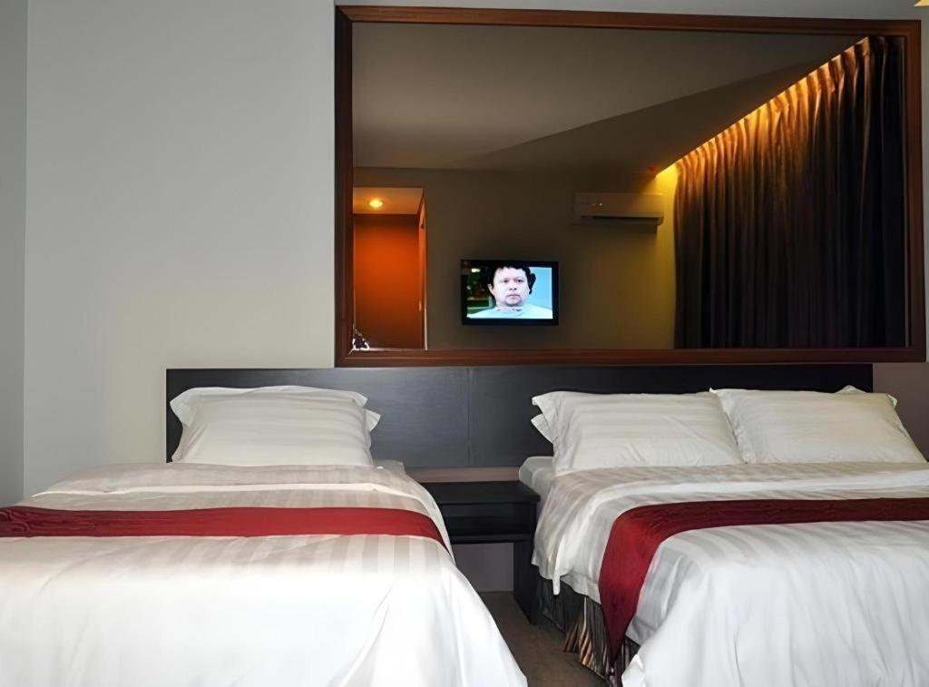 Goldenhill Hotel Kota Kinabalu Esterno foto