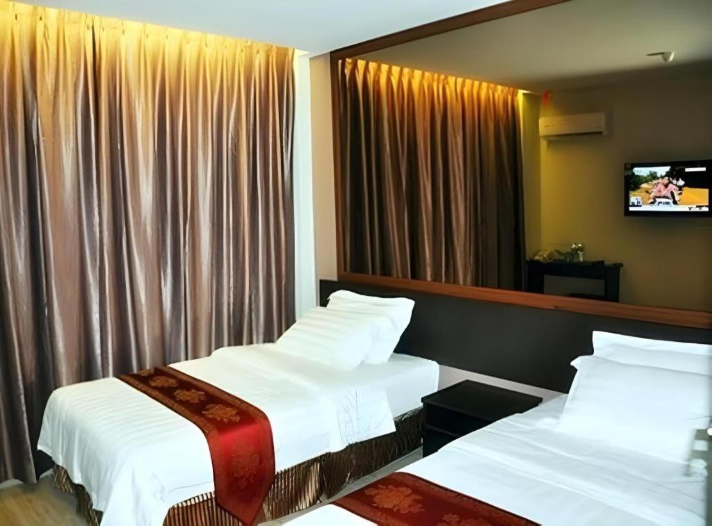 Goldenhill Hotel Kota Kinabalu Esterno foto