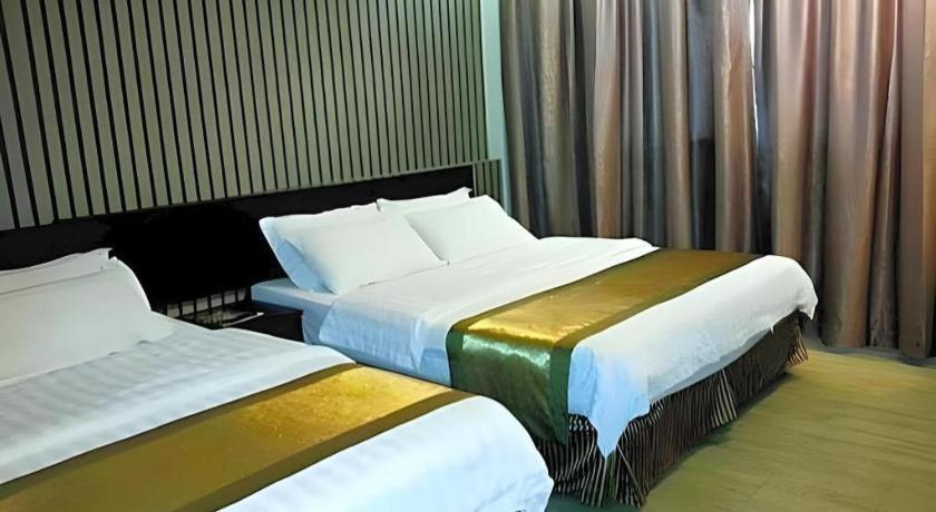 Goldenhill Hotel Kota Kinabalu Esterno foto