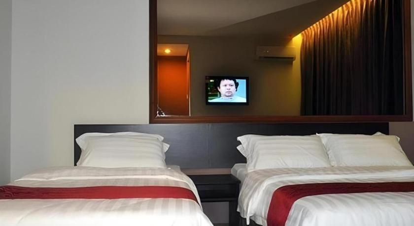 Goldenhill Hotel Kota Kinabalu Esterno foto